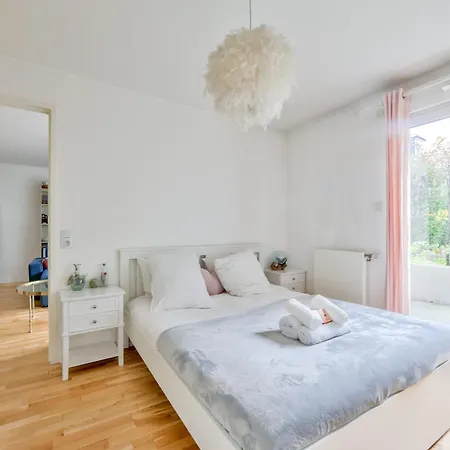 1br Flat With Lovely Terrace And Parking