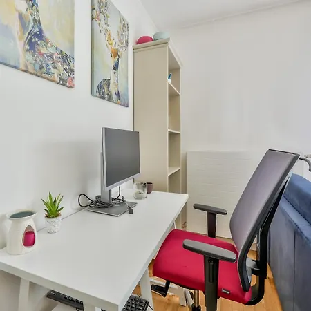 1br Flat With Lovely Terrace And Parking *