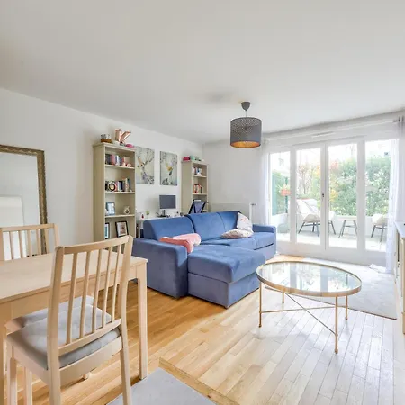 Appartamento 1br Flat With Lovely Terrace And Parking Rueil-Malmaison