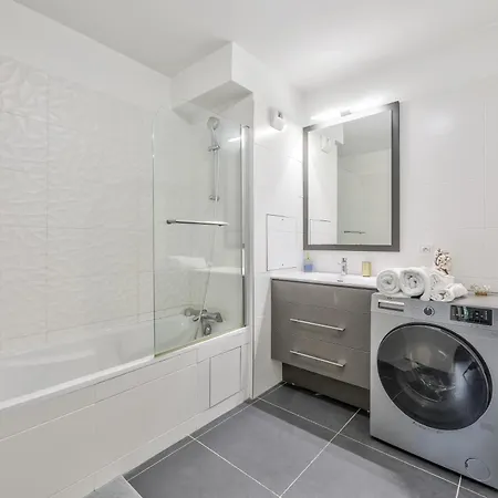 1br Flat With Lovely Terrace And Parking Appartamento Rueil-Malmaison